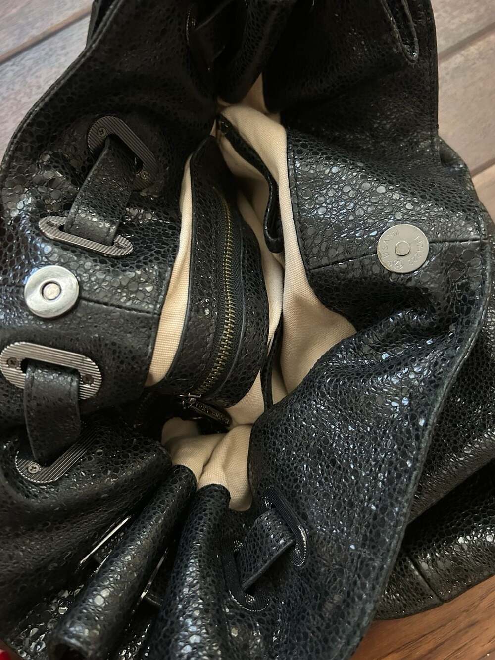 Tory Burch Natalya Black Crackle Leather Hobo Shoulder Bag Urban Chain Witch EUC - Picture 10 of 15